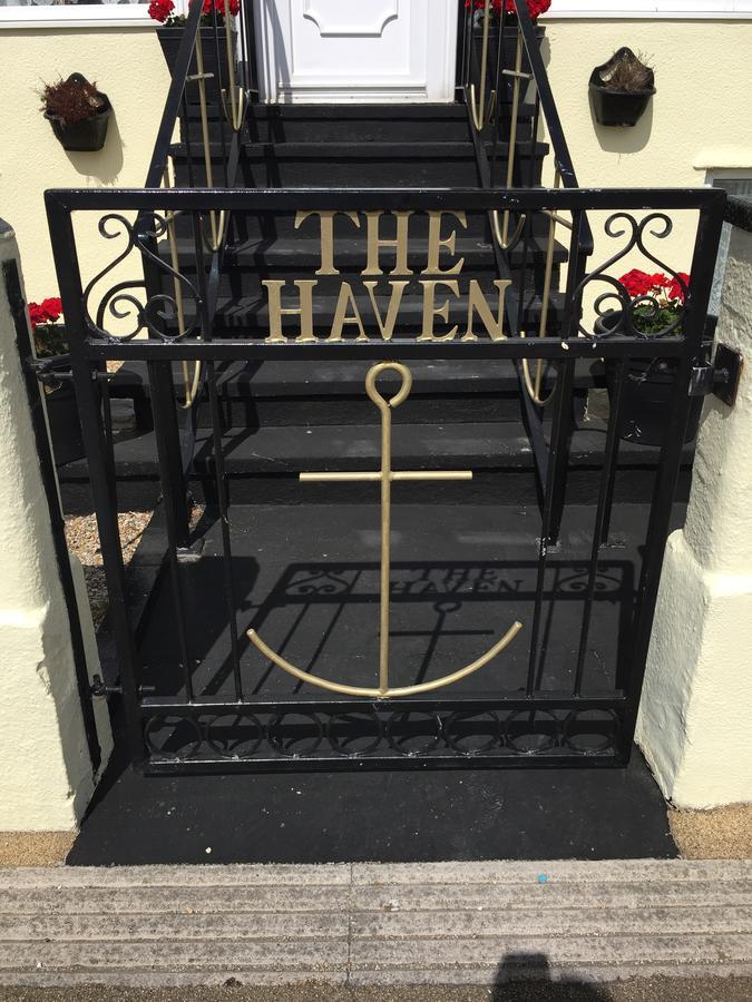 Hotel The Haven Holyhead Exterior foto