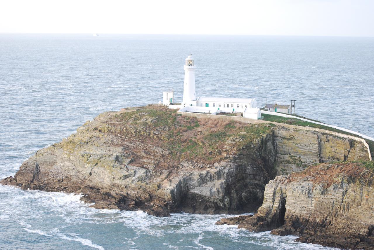 Hotel The Haven Holyhead Exterior foto